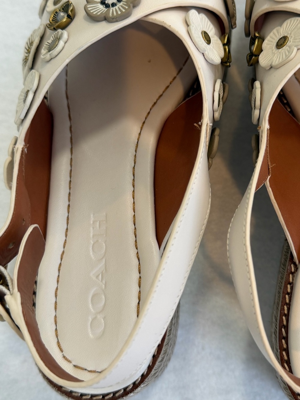 Coach Cream Floral Appliqué Leather Platform Sandals Size 8.5 - Picture 6 of 8